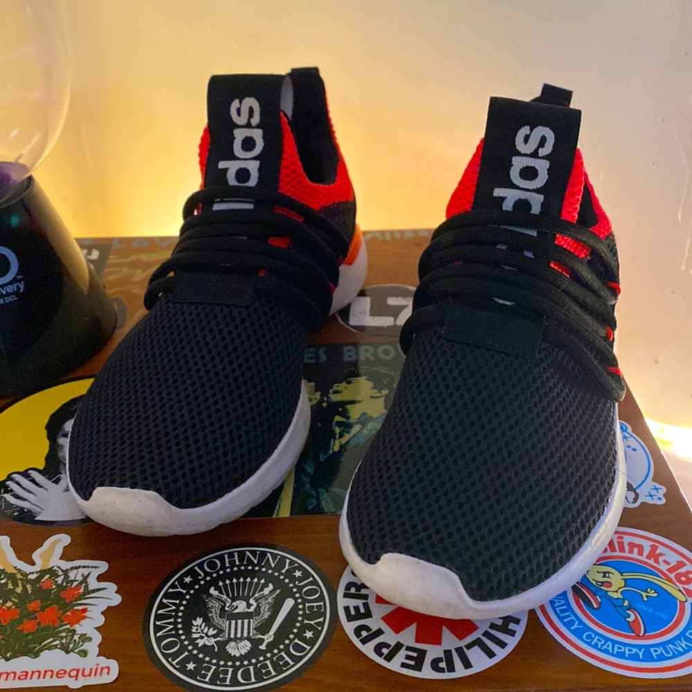 Cool Adidas shoes! Size 3 1/2 easy on shoes